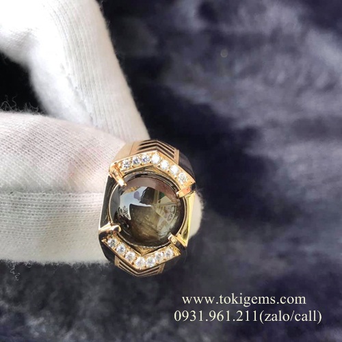 NHÃN VÀNG 18K ĐÁ CHỦ SAPPHIRE ĐEN 